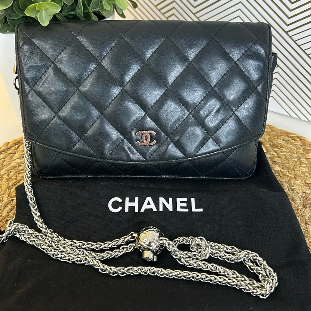 Chanel Black Quilted wallet on a chain(WOC)-black and silver - Picture 4 of 17